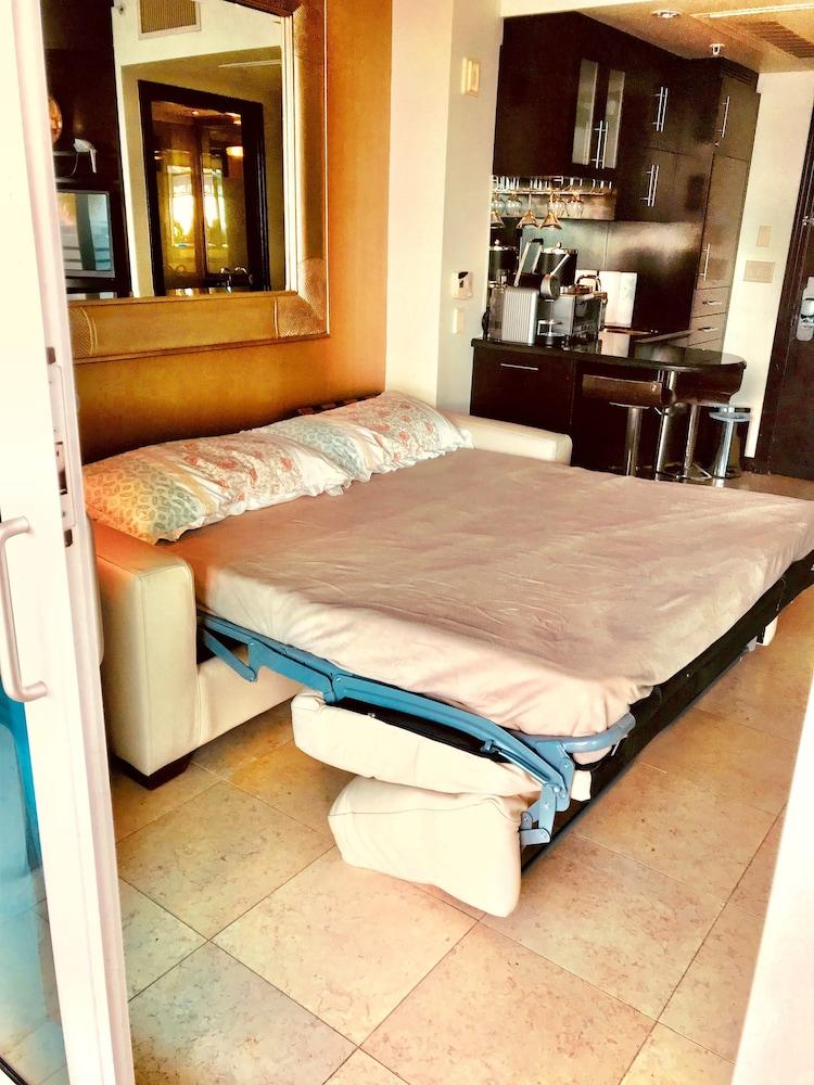 De Soleil Hotel on Ocean Drive photo 10