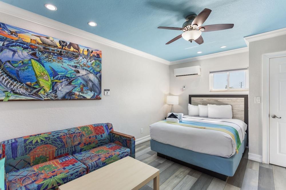 Bay Palms Waterfront Resort - Hotel and Marina photo 6