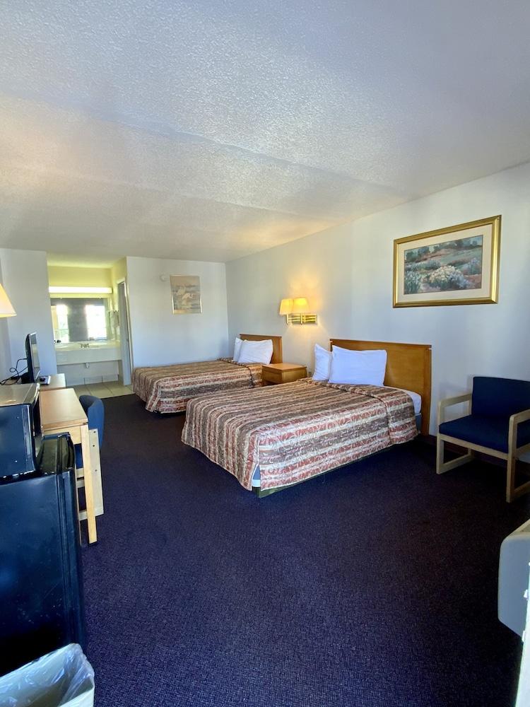 Royal Inn photo 3