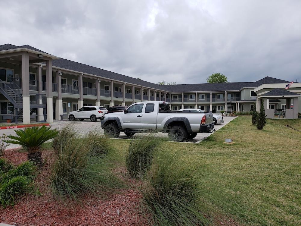 Scottish Inns & Suites photo 25