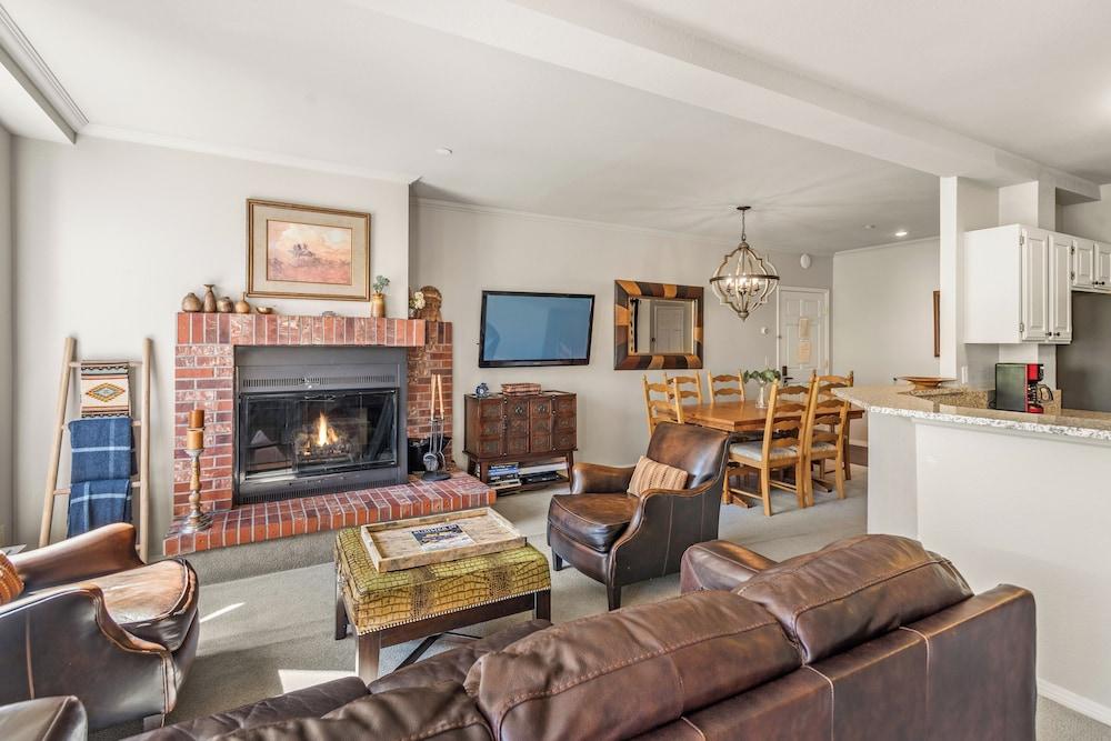 Chamonix Condominiums by Frias photo 11