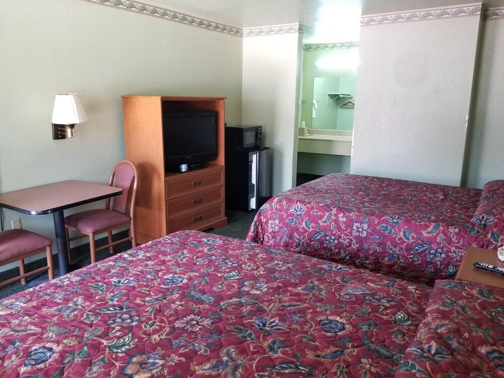 Haltom Inn photo 16