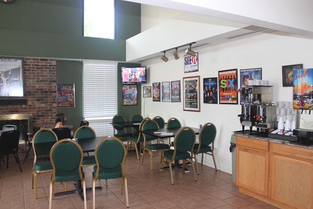 Ozark Valley Inn photo 37