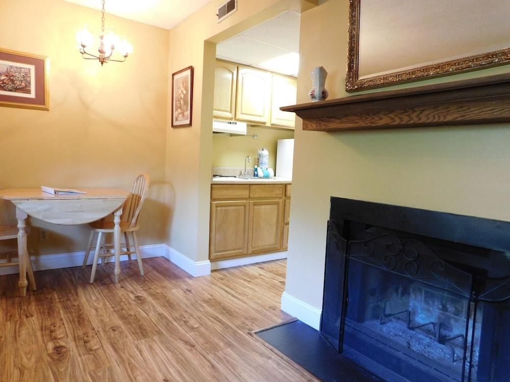 Oak Square Rentals photo 74