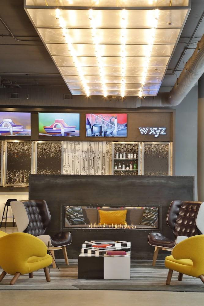 Aloft Chicago Mag Mile photo 3