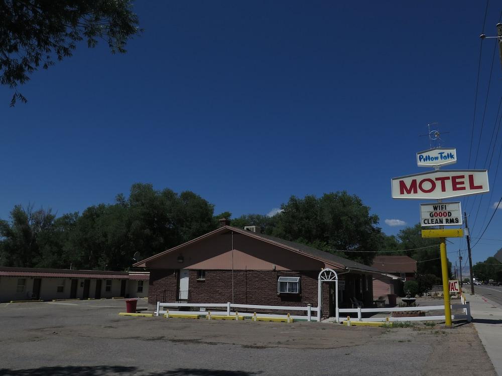 Pillow Talk Motel photo 1