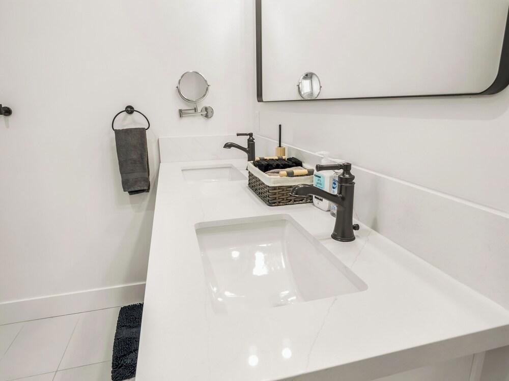 Rise Suites Oceanside photo 39