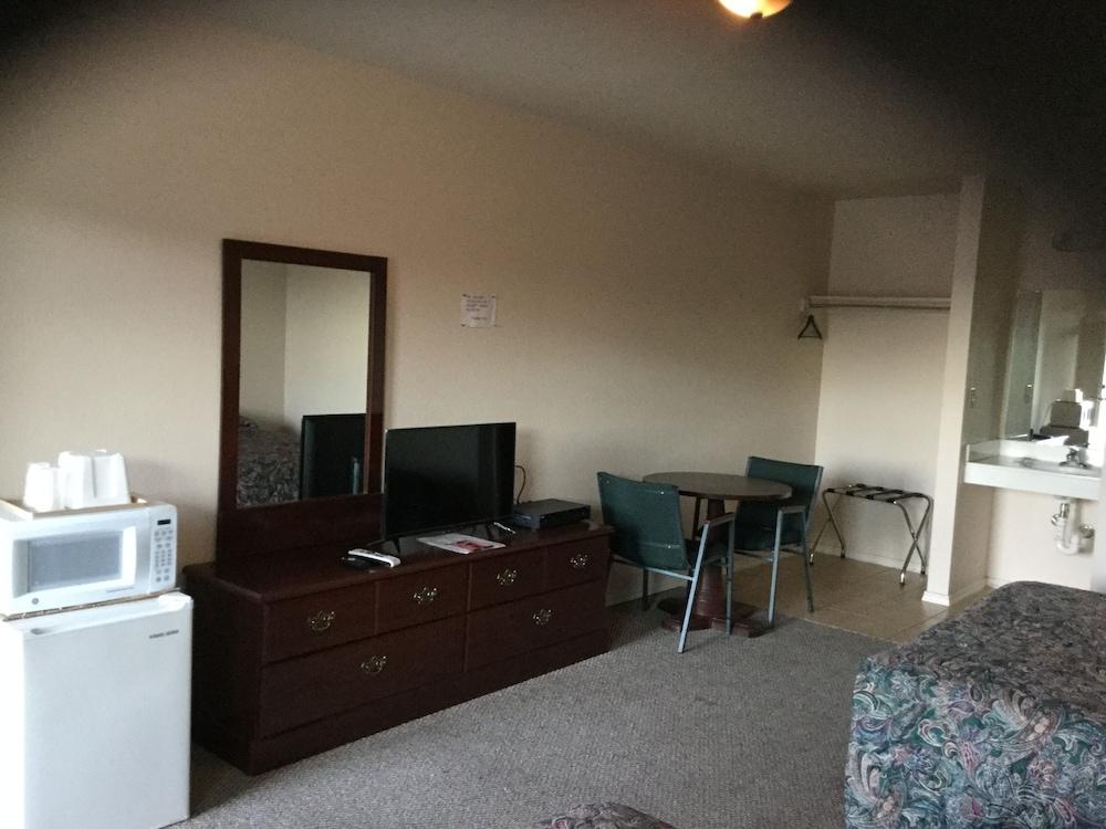 Americana Inn photo 5
