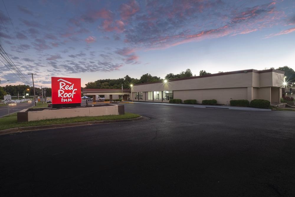 Red Roof Inn Murray photo 26