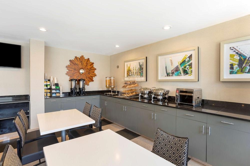 Best Western Plus Plaza Hotel photo 34