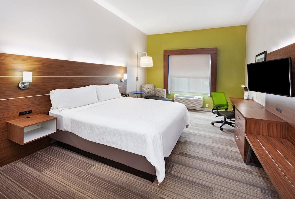 Holiday Inn Express Hotel & Suites Orange by IHG photo 11