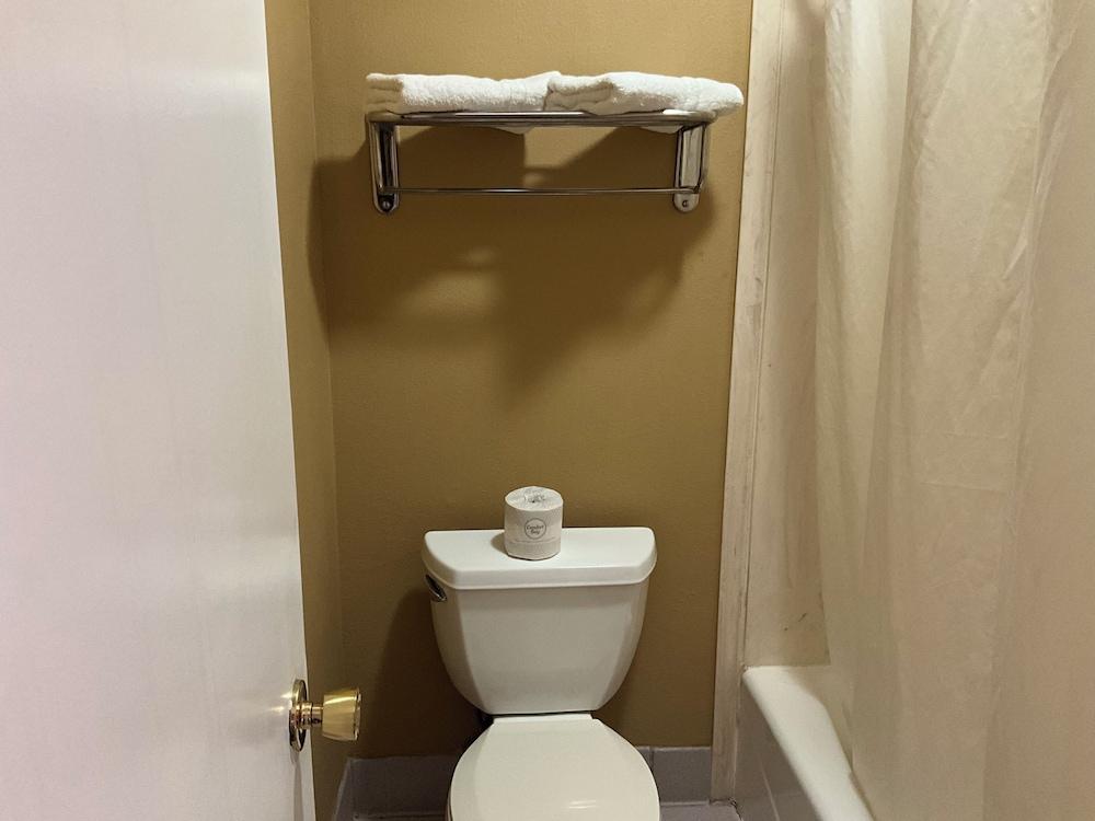 Executive inn & Suites photo 16