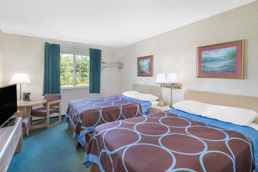 Super 8 by Wyndham Canandaigua photo 28