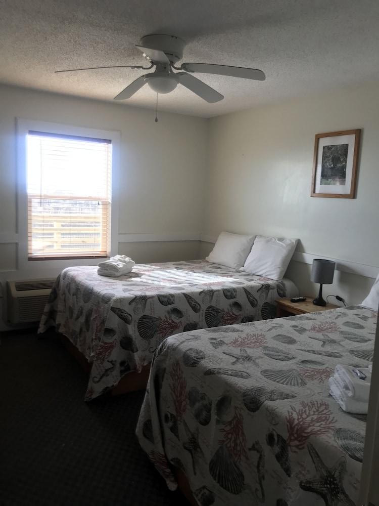 Seaview Pier and Motel photo 35