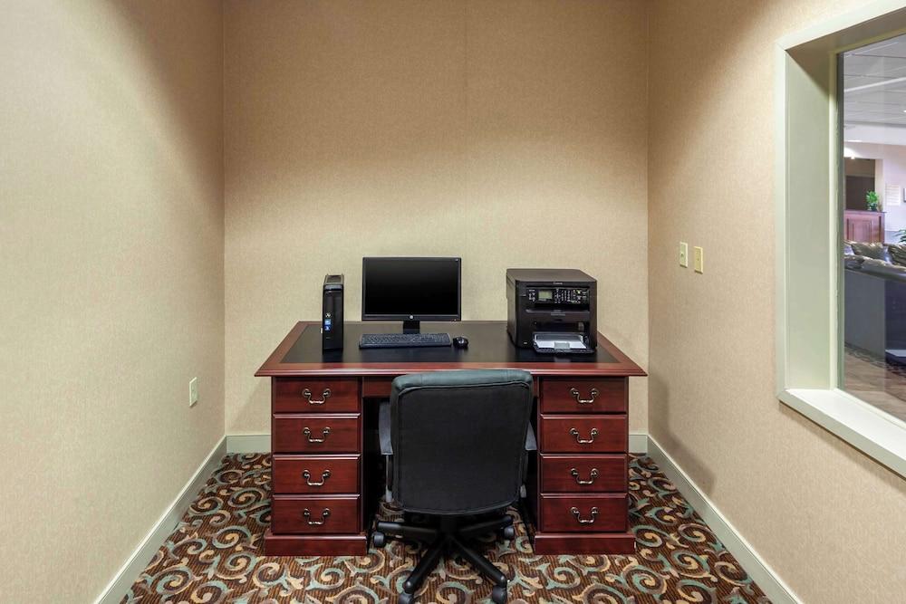 Quality Inn Smyrna photo 40