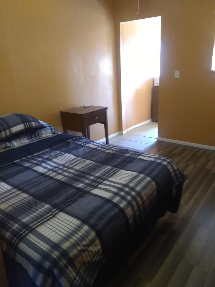 Gipson Inn Motel photo 13