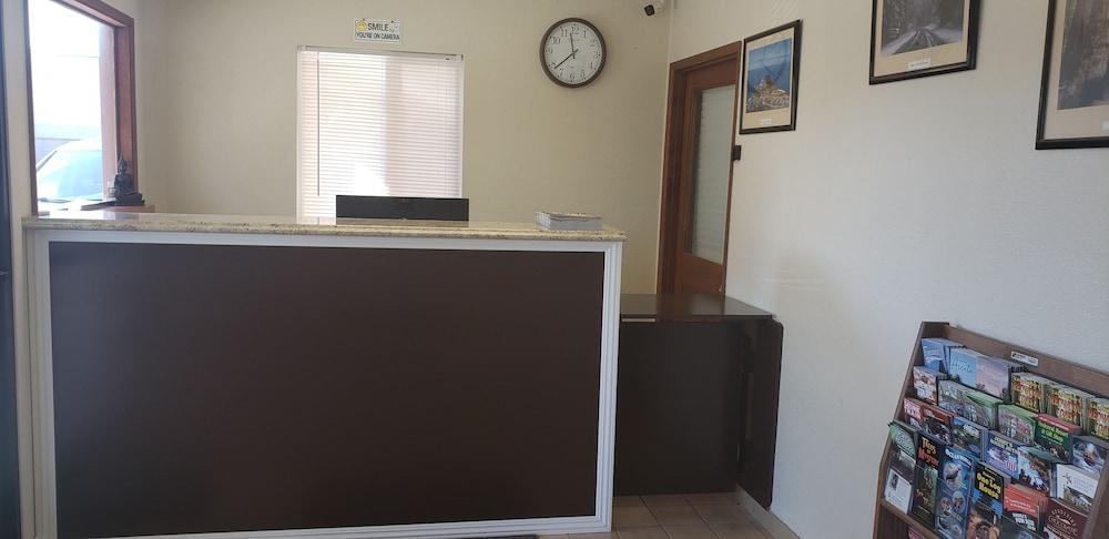 Pacific Inn photo 3