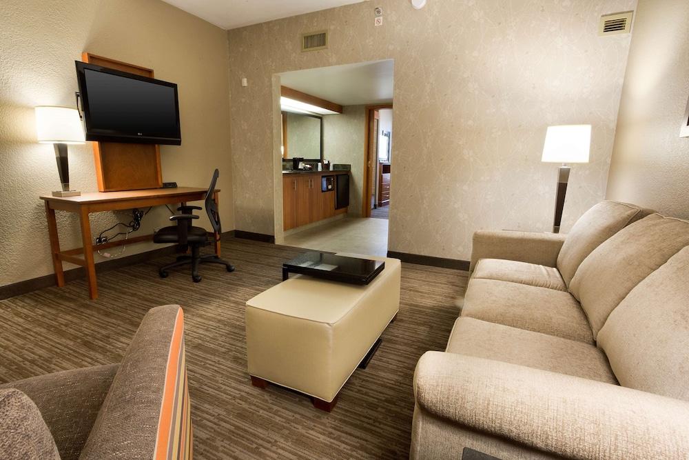 Drury Inn & Suites Austin North photo 6