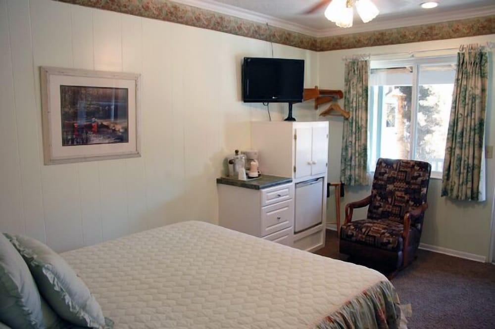 The Homestead Inn photo 22