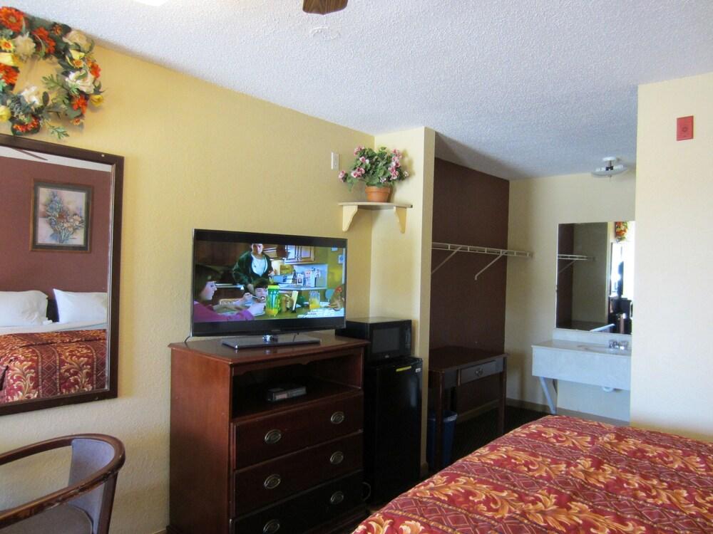 First Western Inn photo 34
