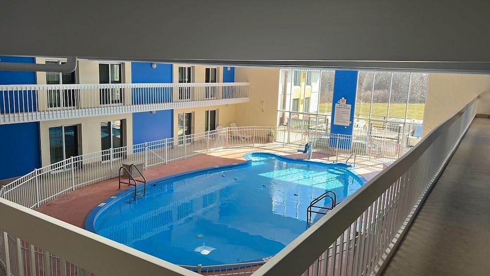 Days Inn by Wyndham Rock Falls photo 2