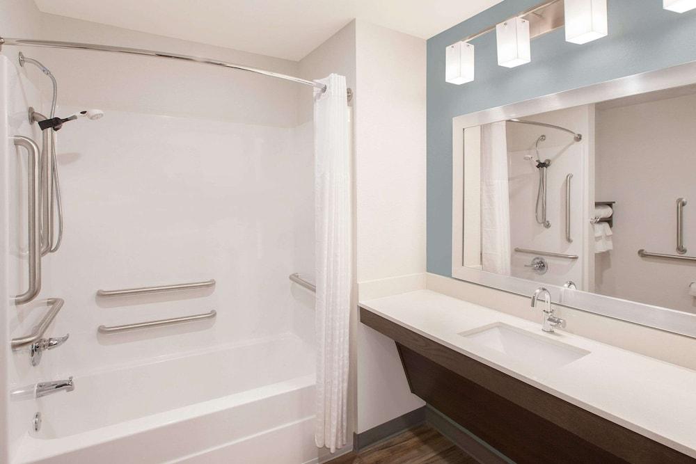 WoodSpring Suites West Monroe I-20 photo 17