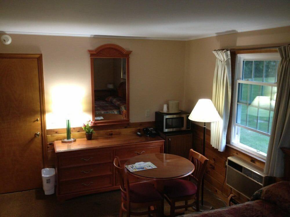Lantern House Motel photo 15