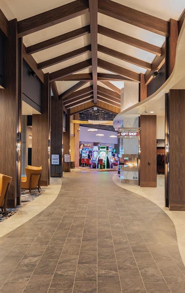 Rain Rock Casino Resort Hotel photo 4