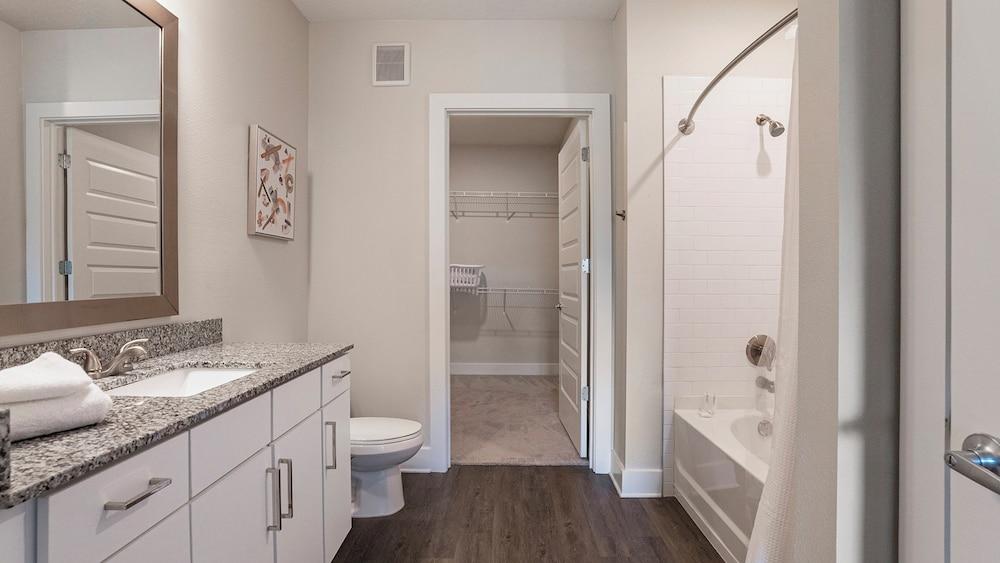 Bradenton Apartments by Landing photo 15