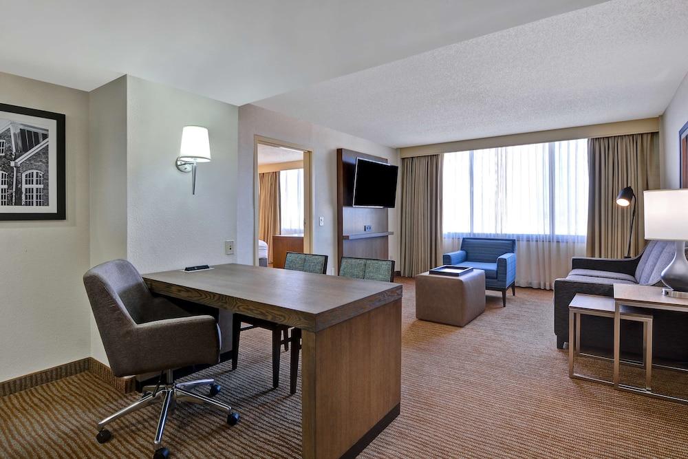 Embassy Suites Hotel Winston-Salem photo 16