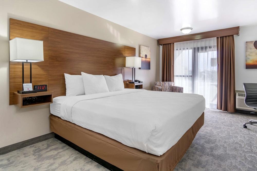 Best Western Plus Lake Front Hotel photo 17