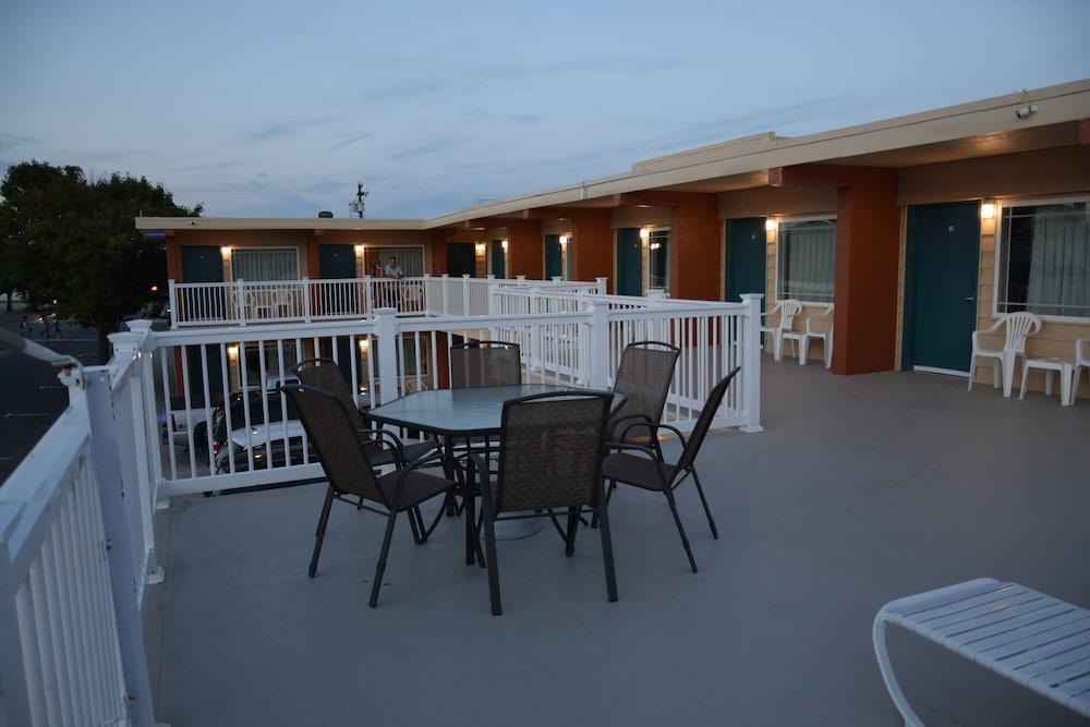 Seahorse Inn photo 12