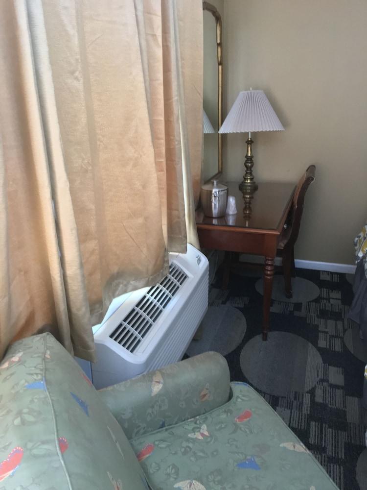 Anchor Motel photo 16