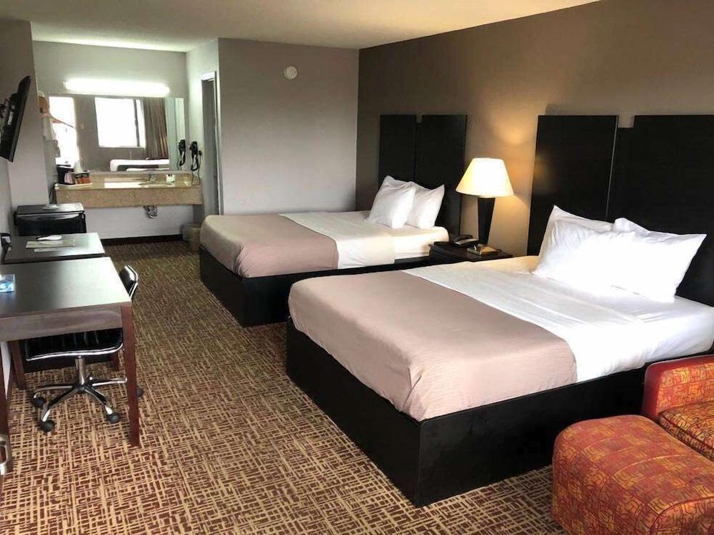 Americas Best Value Inn Brinkley photo 14