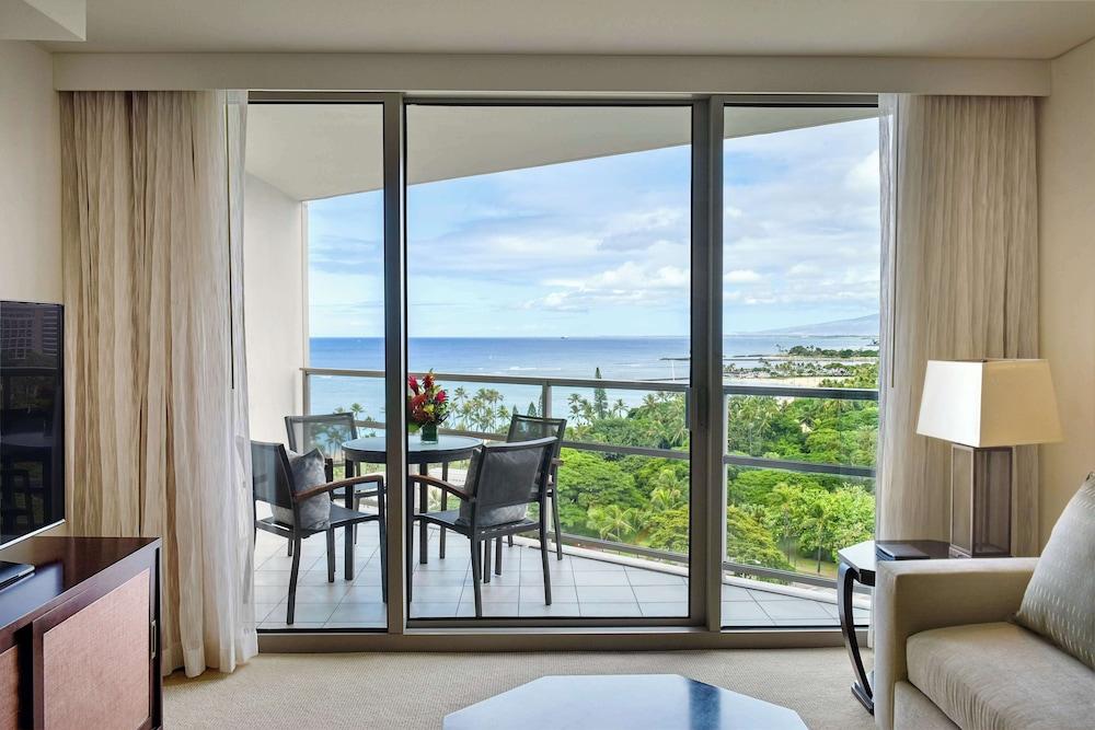 Ka Laʻi Waikiki Beach, LXR Hotels & Resorts photo 21