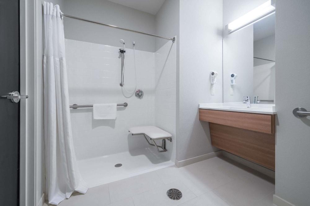 Microtel Inn & Suites By Wyndham Moorhead Fargo Area photo 25