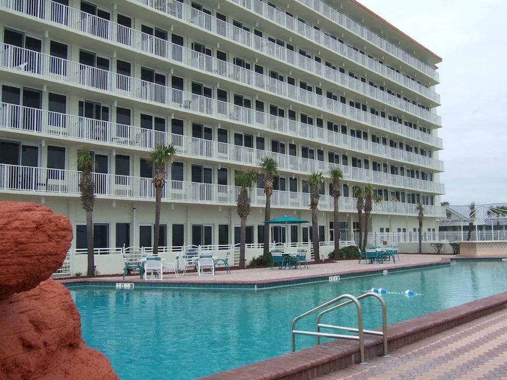 Harbour Beach Oceanfront Resort photo 24