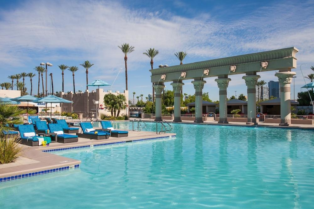 Luxor Hotel and Casino photo 35