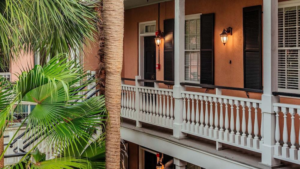 Elliott House Inn photo 4