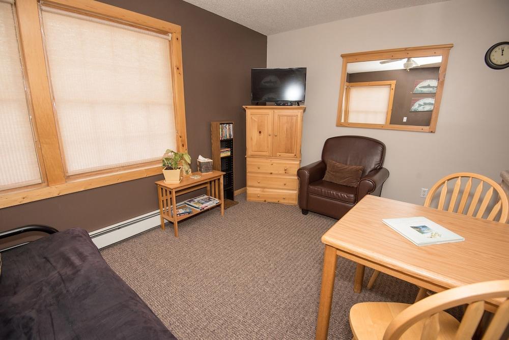 Skyport Lodge photo 79