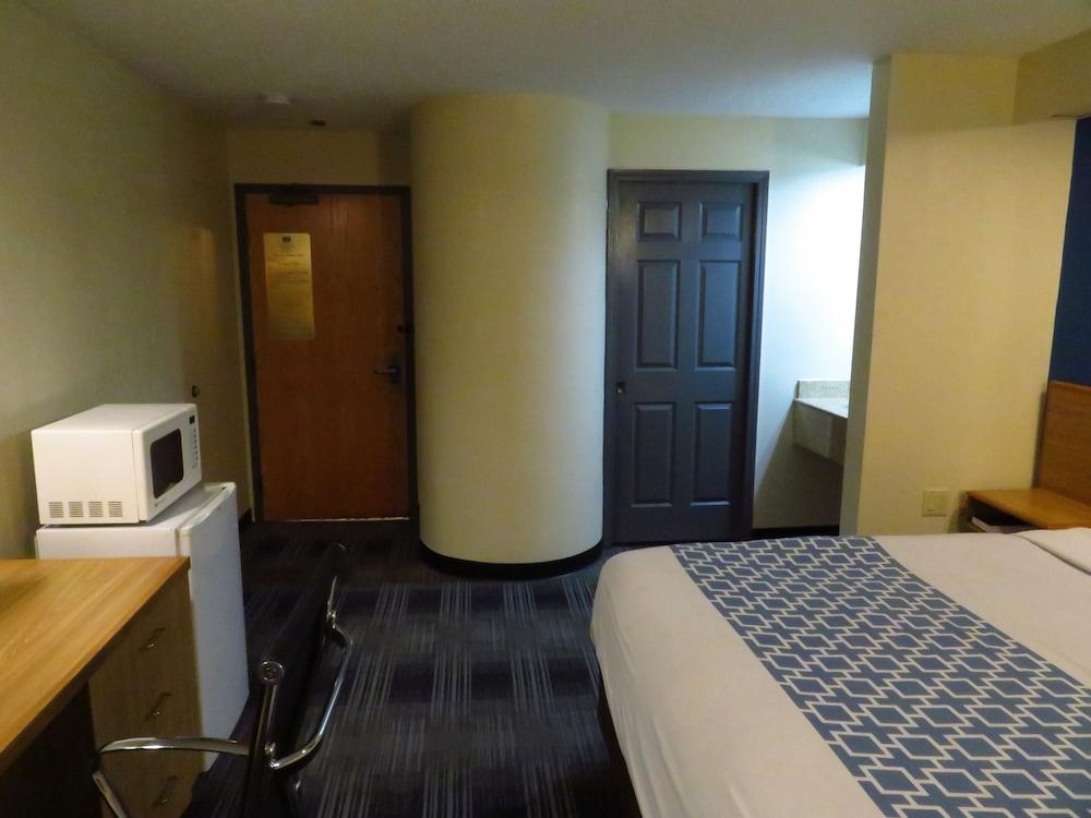 Rodeway Inn Austell Six Flags photo 29