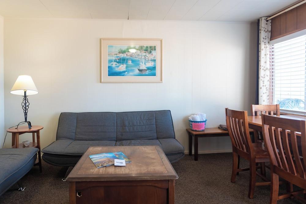 Terimore Bayfront Inn photo 45