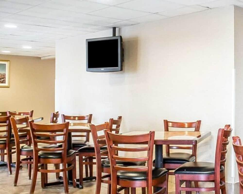 Comfort Inn Dunmore - Scranton East photo 20