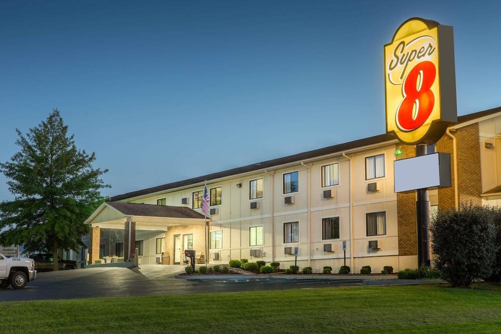 Super 8 by Wyndham Danville photo 14