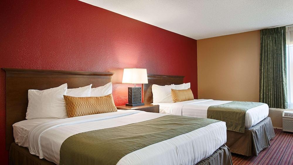 Baymont by Wyndham Richmond KY photo 17
