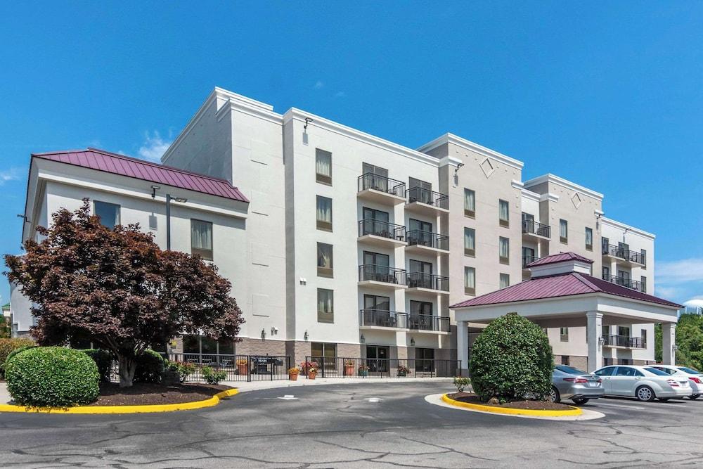 Comfort Suites South Park photo 42