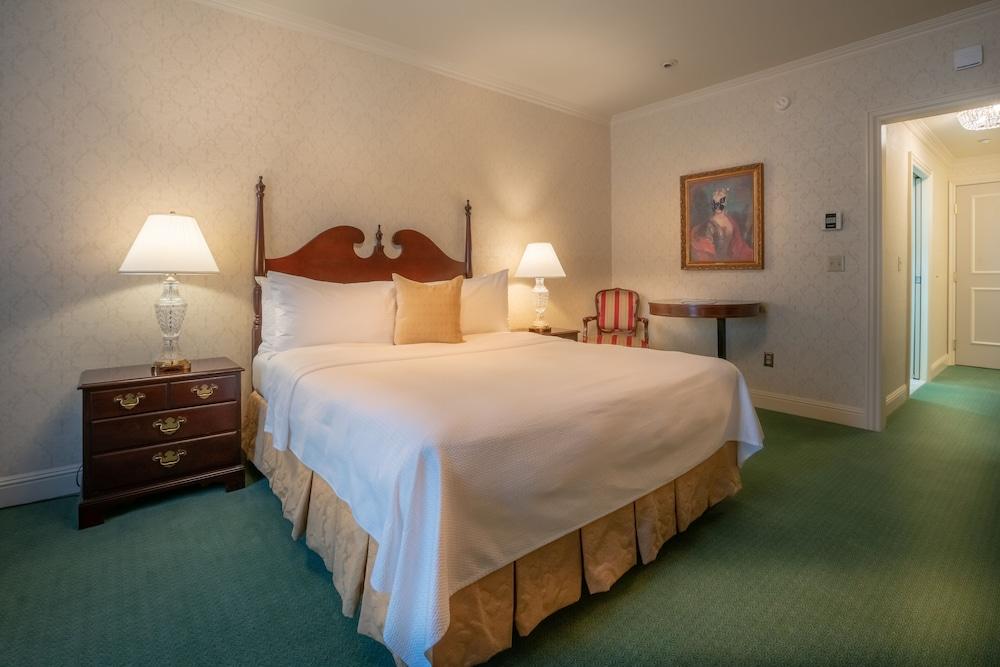 Bristol Hotel, Boutique Collection photo 10