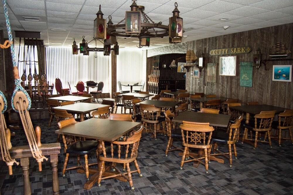 Windjammer Motor Inn photo 19