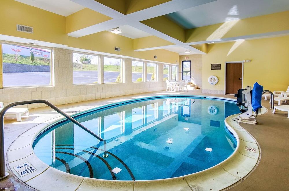 Comfort Suites Wytheville near Conference Center photo 17