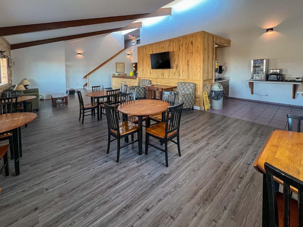 River Bend's Walleye Inn photo 7